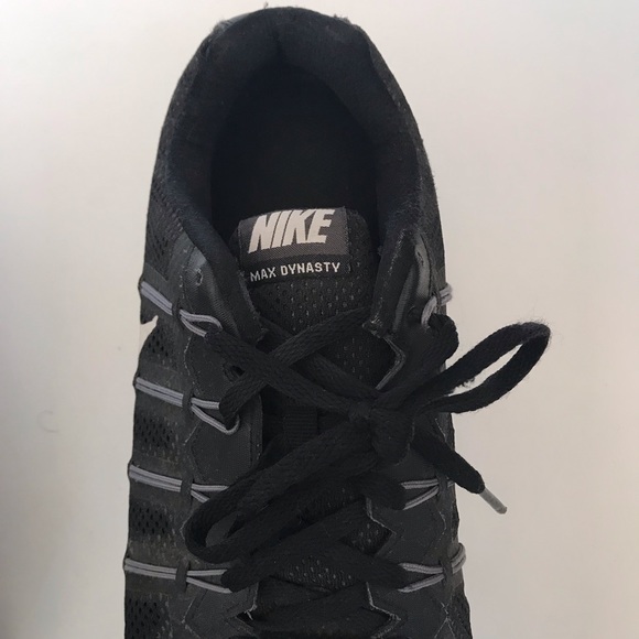 Nike Air Max Dynasty Running Shoes - Picture 6 of 8